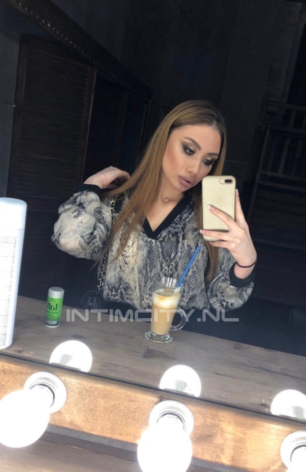 проститутка Лаура, анкета 384141, 24 года, метро Ленинский проспект, цена от 8к/час