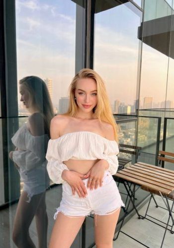 Лили (27), Чертаново Южное, 3,500 ₽ час, Минет в презервативе, Куннилингус, тел +7(918)035-18-63