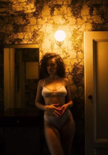 Надин (25), Нагатинская, 5,000 ₽ час, Секс классический, Минет глубокий, тел +7(999)975-09-49