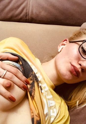 Оля (29), Бирюлёво Восточное, 3,000 ₽ час, Минет без резинки, Окончание на грудь, тел +7(919)641-69-76