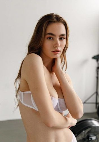 Маринка (22), Академический, 6,000 ₽ час, Секс классический, Окончание на лицо, тел +7(999)397-98-87