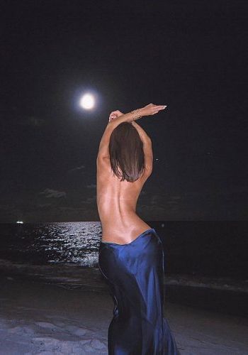 Яночка (22), Чеховская, 4,000 ₽ час, Минет без резинки, Окончание на грудь, тел +7(999)253-65-15