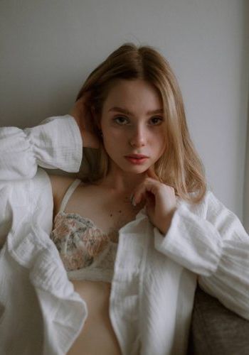 Оленька (22), Северное Тушино, 6,000 ₽ час, Минет в презервативе, Массаж расслабляющий, тел +7(952)830-96-38