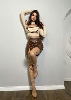 Белла (21), Студенческая, 8,000 ₽ час, Минет без резинки, Окончание на грудь, тел +7(988)649-25-43