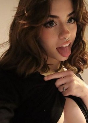 Вика (21), Профсоюзная, 5,000 ₽ час, Услуги семейной паре, Окончание в рот, тел +7(978)801-36-91