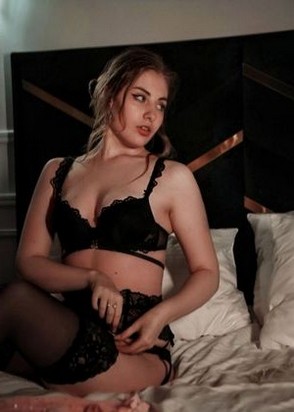 Лиза (24), Чкаловская, 6,000 ₽ час, Минет в презервативе, Массаж расслабляющий, тел +7(951)906-70-43