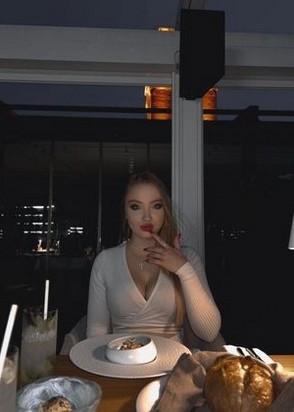 Танита (21), Смоленская, 13,000 ₽ час, Минет без резинки, Окончание на грудь, тел +7(951)375-53-26