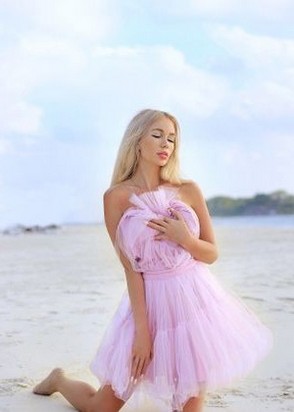 Инстамодель (25), Смоленская, 35,000 ₽ час, Минет без резинки, Страпон, тел +7(918)923-40-64