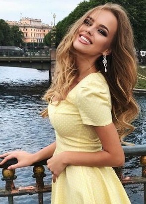 Сашенька (21), Тульская, 3,000 ₽ час, Минет в презервативе, Массаж расслабляющий, тел +7(931)381-02-89
