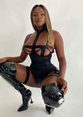 Naomi (22), ЦСКА, 6,000 ₽ час, Минет в презервативе, Стриптиз профи, тел +7(953)785-89-90