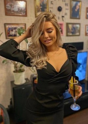 Таня (21), Чеховская, 5,000 ₽ час, Окончание на лицо, Стриптиз не профи, тел +7(917)425-56-48