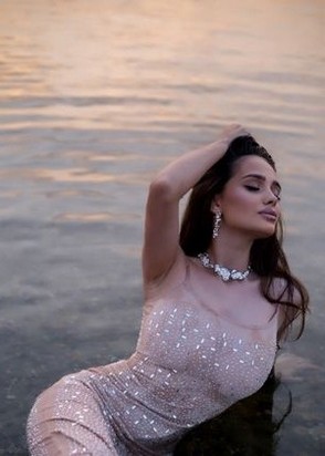 Арина (21), Чеховская, 5,000 ₽ час, Массаж классический, Фото/видео съемка (доп.), тел +7(989)319-56-95