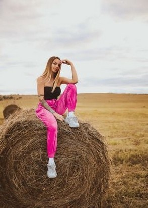 Полина (23), Нагатинская, 6,000 ₽ час, Секс классический, Окончание на грудь, тел +7(929)910-95-57