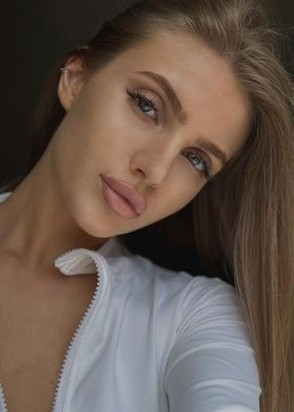 Катя (27), Чеховская, 8,000 ₽ час, Игрушки, Легкая доминация, тел +7(931)602-81-17