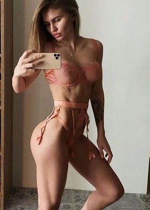 Доминика (24), Новокосино, 3,000 ₽ час, Минет в презервативе, Легкая доминация, тел +7(929)694-70-70