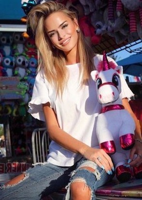 Светлана (23), Улица академика Янгеля, 7,000 ₽ час, Секс классический, Страпон, тел +7(921)138-97-41