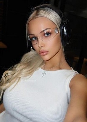 Юлиана (23), Шаболовская, Игрушки, Массаж урологический, тел +7(987)523-64-65