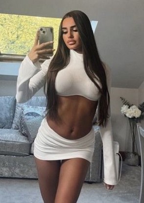 Мия (27), Фрунзенская, 8,000 ₽ час, Минет без резинки, Окончание на лицо, тел +7(938)417-02-35