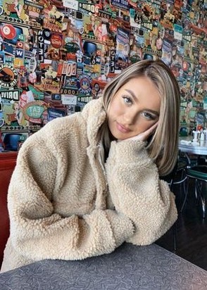 Лина (22), Студенческая, 5,000 ₽ час, Массаж классический, Фетиш, тел +7(919)965-40-60