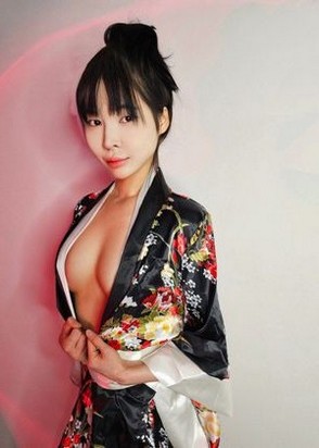 Han Ji Yoon (24), Алексеевская, 8,000 ₽ час, Минет в презервативе, Страпон, тел +7(999)890-09-08