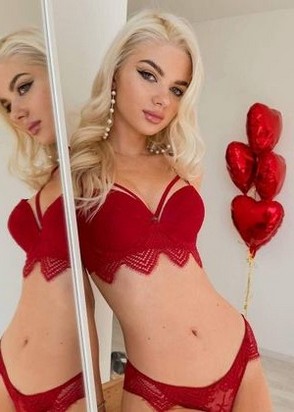 Лора (21), Филатов Луг, 10,000 ₽ час, Минет в презервативе, Массаж классический, тел +7(904)537-85-81