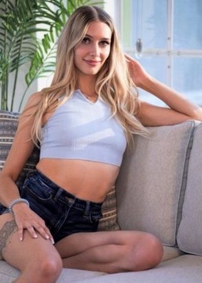 Настя (26), Тушинская, 8,000 ₽ час, Минет без резинки, Массаж расслабляющий, тел +7(902)612-18-10