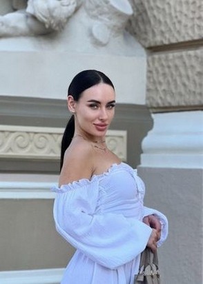 Лиза (24), Охотный ряд, 8,000 ₽ час, Услуги семейной паре, Массаж классический, тел +7(918)875-81-62