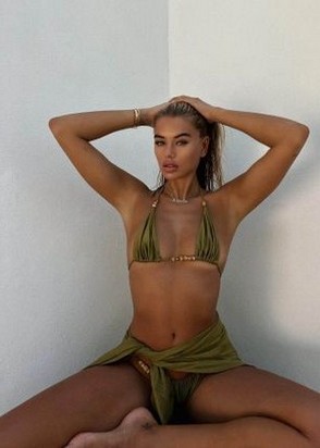 Диана (28), No phrase key specified, 10,000 ₽ час, Минет в презервативе, Госпожа, тел +7(951)573-32-28