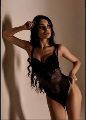 Катя (23), Третьяковская, Окончание на лицо, Стриптиз не профи, тел +7(921)584-63-97