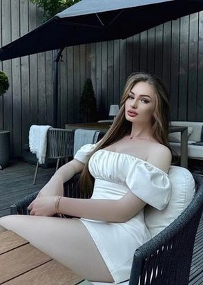 Эля (21), Улица Старокачаловская, 8,000 ₽ час, Окончание на грудь, Легкая доминация, тел +7(953)012-76-65