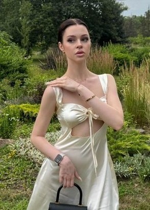 Эля (21), Шаболовская, 8,000 ₽ час, Услуги семейной паре, Фетиш, тел +7(951)192-38-20