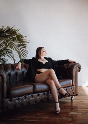 Оленька (23), No phrase key specified, 8,000 ₽ час, Минет в презервативе, Массаж профессиональный, тел +7(928)831-47-24