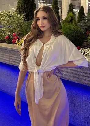 Ева (23), Киевская, 8,000 ₽ час, Минет глубокий, Окончание на грудь, тел +7(989)154-08-05