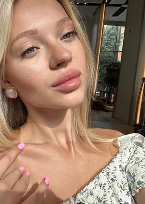 Мадонна (19), Студенческая, 12,000 ₽ час, Услуги семейной паре, Массаж урологический, тел +7(987)193-97-29