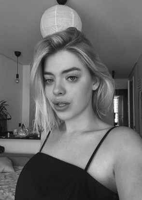 Ари (18), No phrase key specified, 14,000 ₽ час, Окончание на грудь, Массаж расслабляющий, тел +7(995)274-41-89