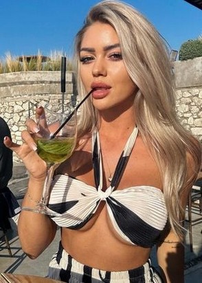 Ира (23), Сосенское, 8,000 ₽ час, Услуги семейной паре, Минет без резинки, тел +7(921)149-84-09