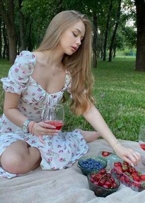 Эля (20), Улица Скобелевская, 8,000 ₽ час, Минет без резинки, Фетиш, тел +7(953)736-28-24