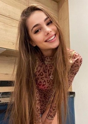 Ксюша (22), Долгопрудная, 8,000 ₽ час, Окончание на грудь, Стриптиз не профи, тел +7(900)847-85-71