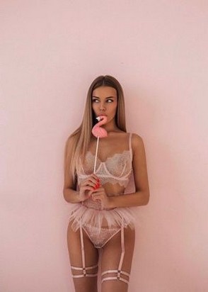 Ника (21), Чкаловская, 8,000 ₽ час, Секс классический, Массаж профессиональный, тел +7(900)452-02-97