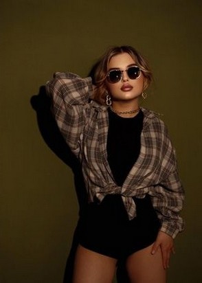 Анюта (21), Кузьминки, 8,000 ₽ час, Стриптиз профи, Массаж расслабляющий, тел +7(904)084-13-32