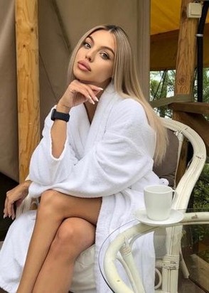 Лина (22), Шаболовская, 3,000 ₽ час, Услуги семейной паре, Игры, тел +7(904)615-49-74