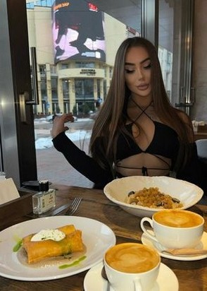 Вита (22), Тургеневская, 10,000 ₽ час, Минет глубокий, Стриптиз не профи, тел +7(987)930-02-07