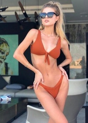 Лина (26), Зюзино, 10,000 ₽ час, Секс классический, Минет в презервативе, тел +7(918)082-70-80