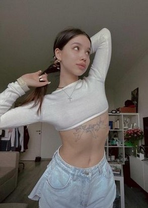 Соня (19), Университет, 10,000 ₽ час, Массаж расслабляющий, Массаж урологический, тел +7(902)682-96-73