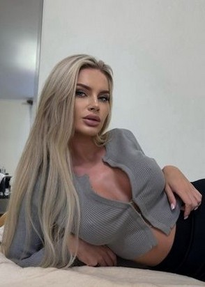 Кира (25), Смоленская, 10,000 ₽ час, Секс классический, Минет без резинки, тел +7(989)412-63-69