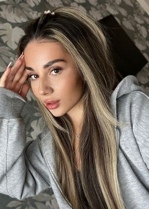 Лера (23), No phrase key specified, 8,000 ₽ час, Окончание на лицо, Стриптиз не профи, тел +7(927)371-37-65