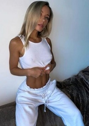 Карина (21), Новокосино, 2,500 ₽ час, Услуги семейной паре, Минет без резинки, тел +7(950)832-03-59