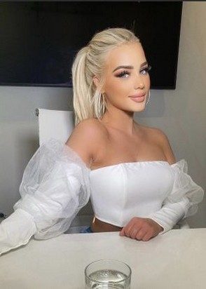 Неля (22), Авиамоторная, Окончание на грудь, Массаж классический, тел +7(917)571-56-91