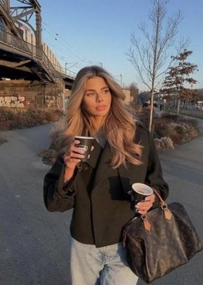 Алиса (25), Новые Черемушки, Минет без резинки, Массаж классический, тел +7(937)621-67-65