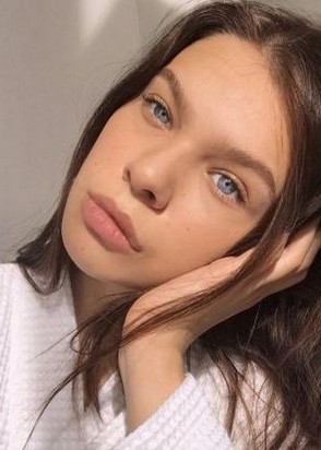 Нелли (23), Зил, 5,000 ₽ час, Игрушки, Минет в презервативе, тел +7(919)945-64-85